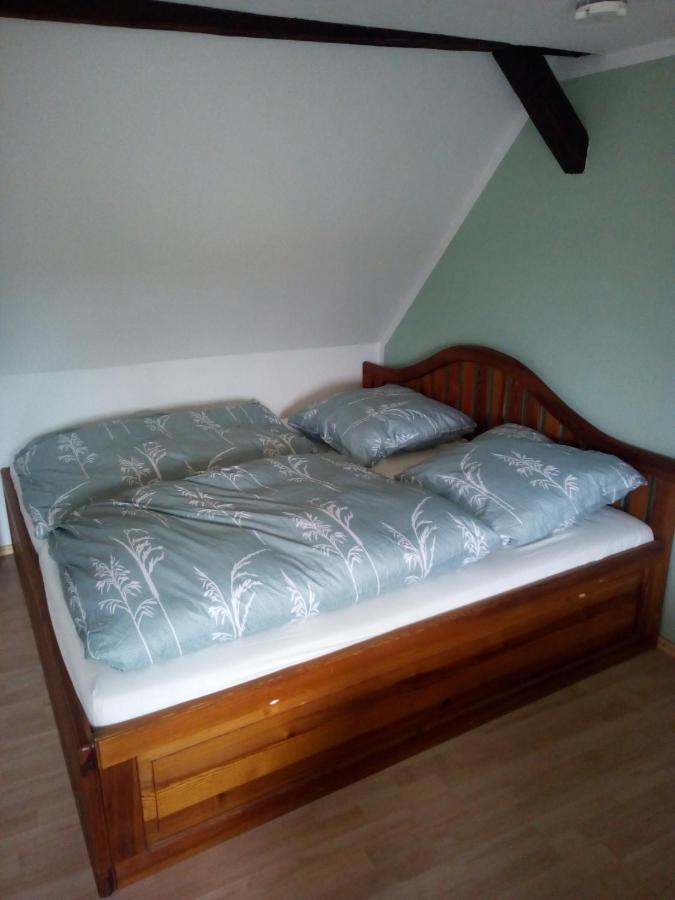 Kleine Ferienwohnung Am Kahlaer Markt Kahla  Bagian luar foto