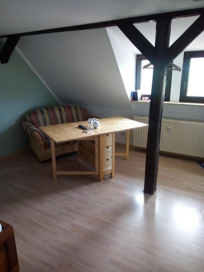 Kleine Ferienwohnung Am Kahlaer Markt Kahla  Bagian luar foto